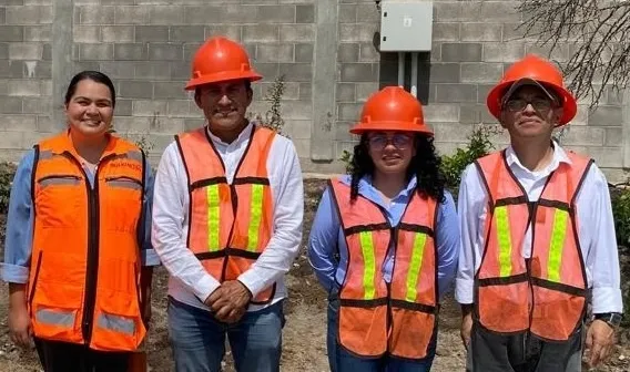 grupal picture of the monarch group